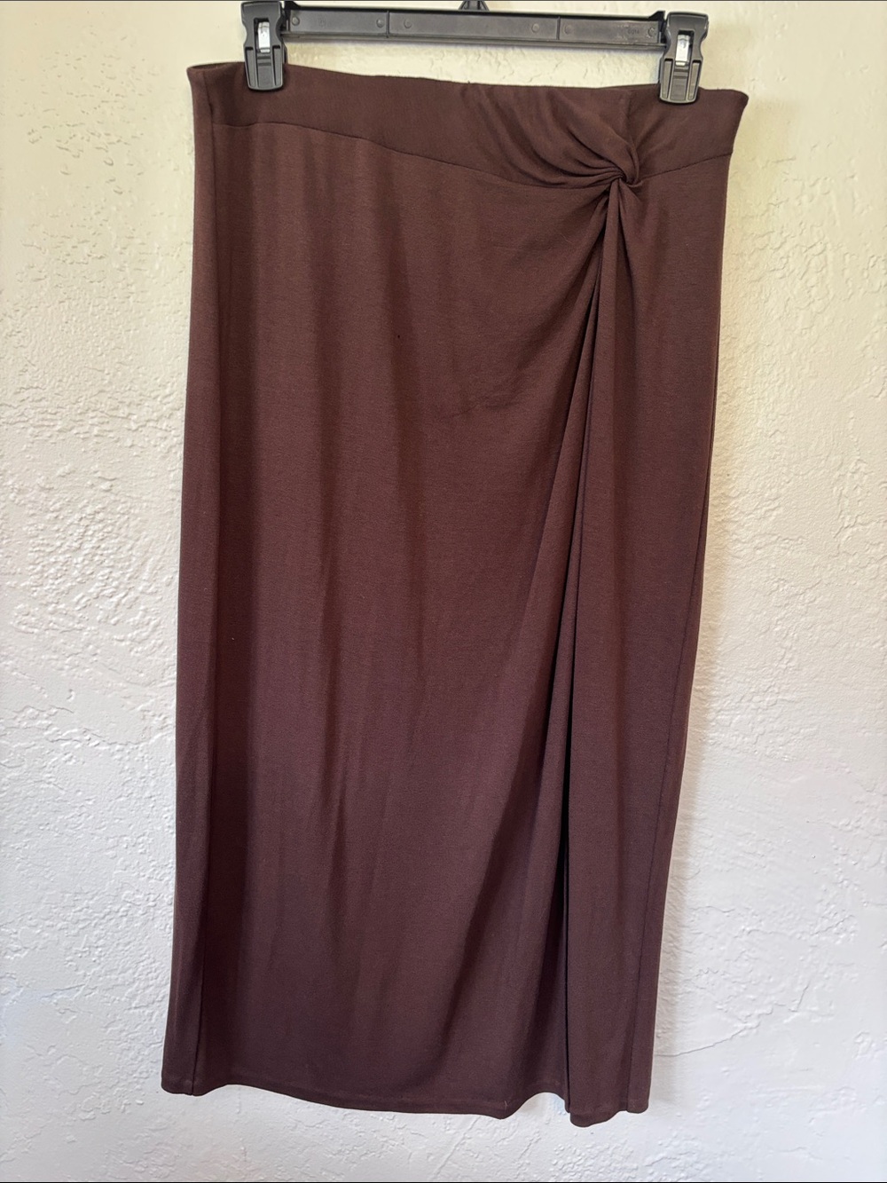 NWT Vince Women's Side Twist Midi Skirt in "Truffle", Size Large.